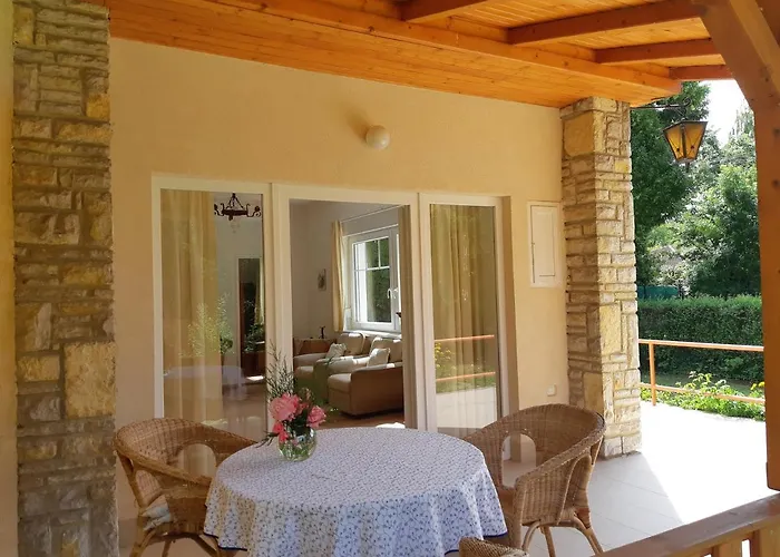 Schieszl 4 * Zamárdi